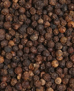 Photo de grains de poivre Malabar noir en vrac